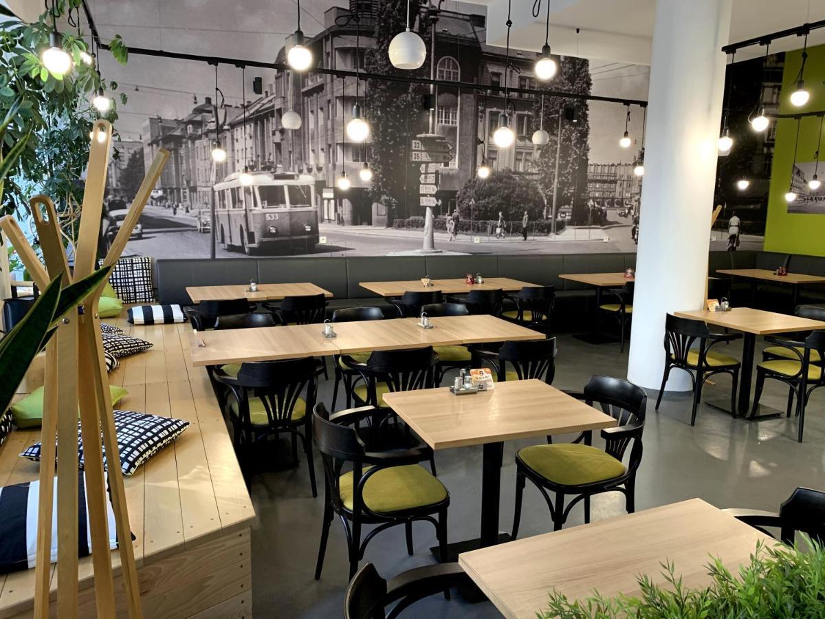 Ap10 - Apartments 4U Brezinova "Overnight Simply" Hradec Králové Dış mekan fotoğraf